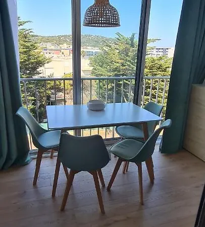 Joli Vue Mont Saint Clair, Parking, Menage Et Linge De Lit Inclus Lägenhet